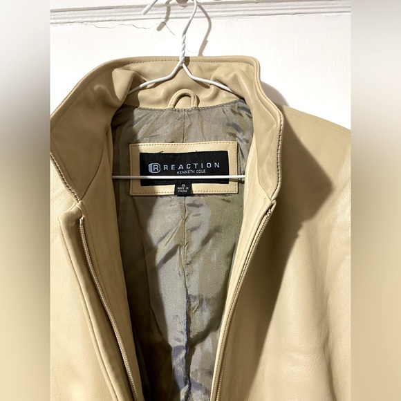 Kenneth Cole ‘Reaction’ lined leather blazer. Classic styling, 2 front pocket - Picture 2 of 4